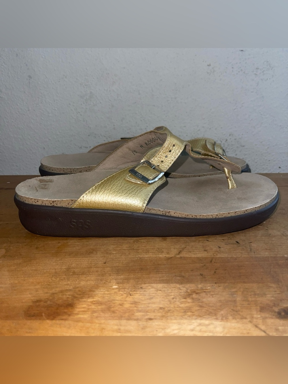 SAS Womens Size 10 Sanibel-C Gold Snake Leather Thong Sandals Comfort USA